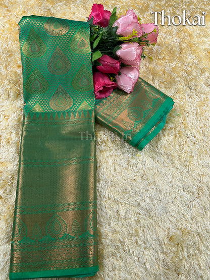 Dual color of green kanchipuram silk saree