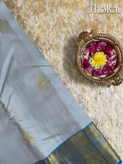 Dual color of grey kanchipuram pure silk saree