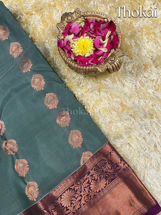 Dual color of grey kanchipuram pure silk saree