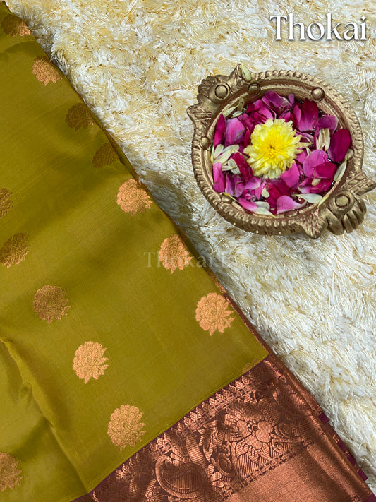 Dual color of green kanchipuram pure silk saree