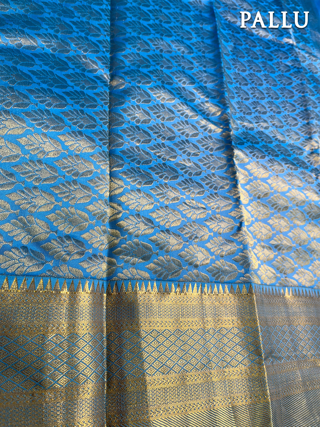 Dual color of grey kanchipuram pure silk saree