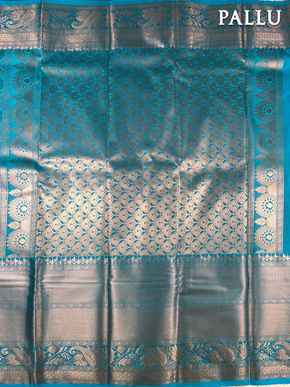 Dual color of blue kanchipuram silk saree